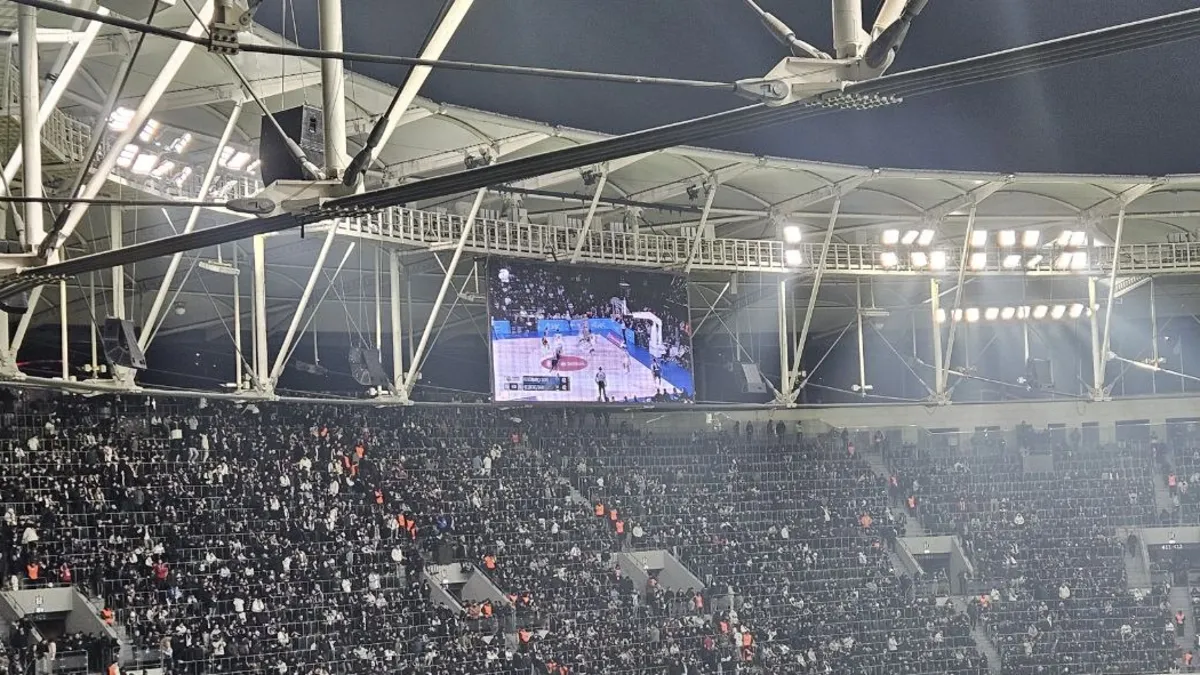 Beşiktaşlı taraftarlar devre arasında A Spor'daki dev finali izledi!