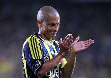 Alex de Souza'dan Saran'a tebrik