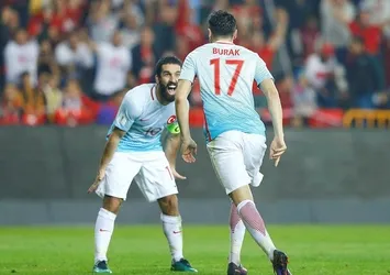 Burak Yılmaz açıkladı! 'Arda Turan geliyor!'