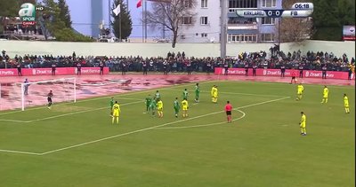 Deniz Türüç frikikten gole yaklaştı