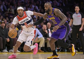 LeBron tarihe geçti, Lakers kazandı!