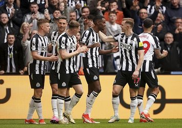 Newcastle evinde dört dörtlük! Tottenham...