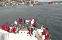 Liverpool taraftarlarından Boğaz turu
