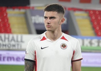 Berat Özdemir kimdir?