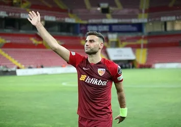 Deniz Türüç Kadıköy'ü seçti