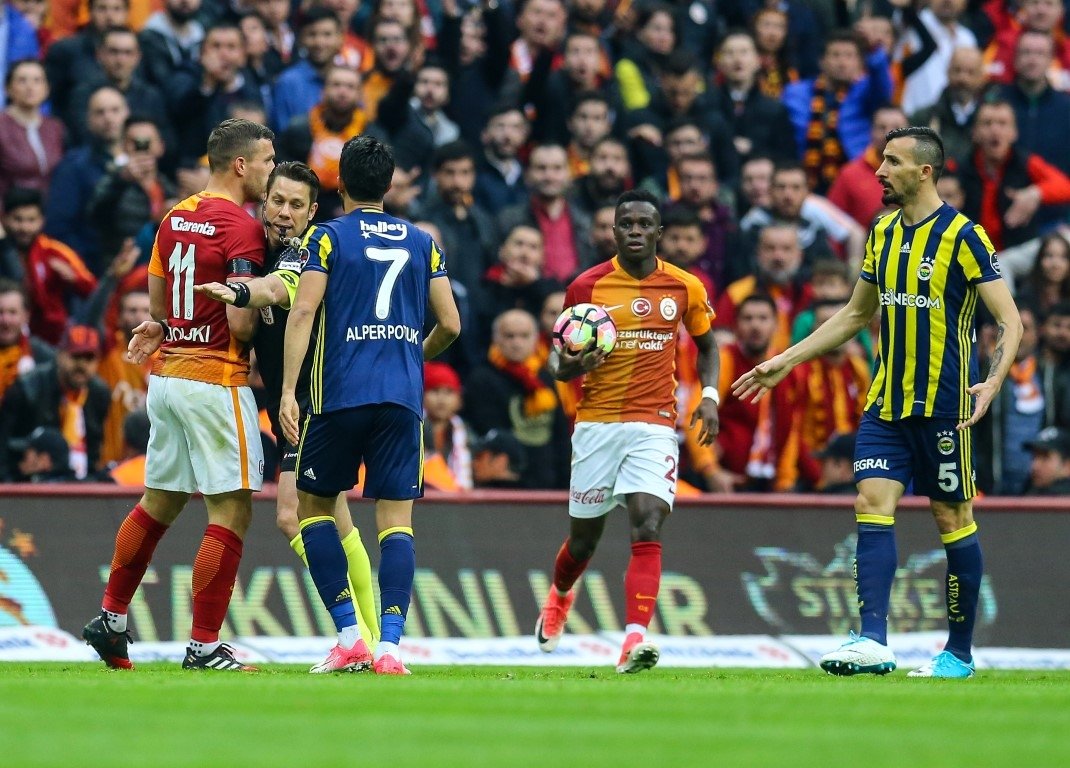 Podolski’den sert açıklamalar