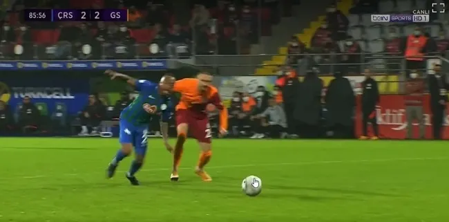 SON DAKİKA GALATASARAY HABERİ - Galatasaray'da Berkan Kutlu kırmızı kart gördü! İşte o pozisyon... - 3