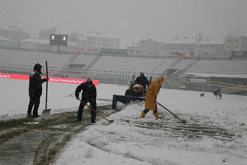 Bolu’da saha beyaza büründü!