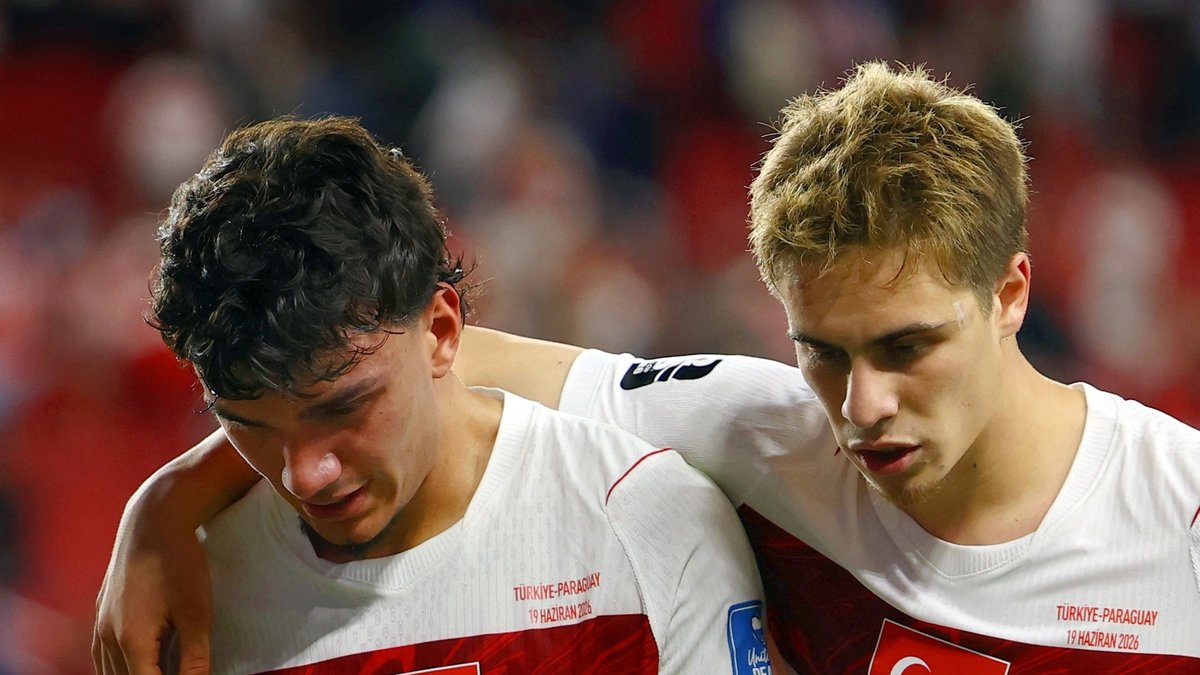 A Milli Futbol Takımımızda büyük üzüntü! Paraguay maçı sonrası sahayı gözyaşlarıyla terk ettiler