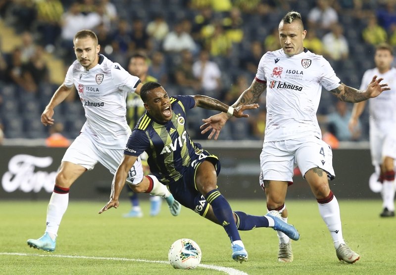 Emre Belözoğlu’ndan Ozan’a fırça!