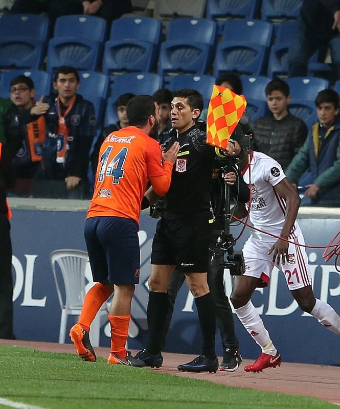 Otoritelerden Arda Turan yorumu