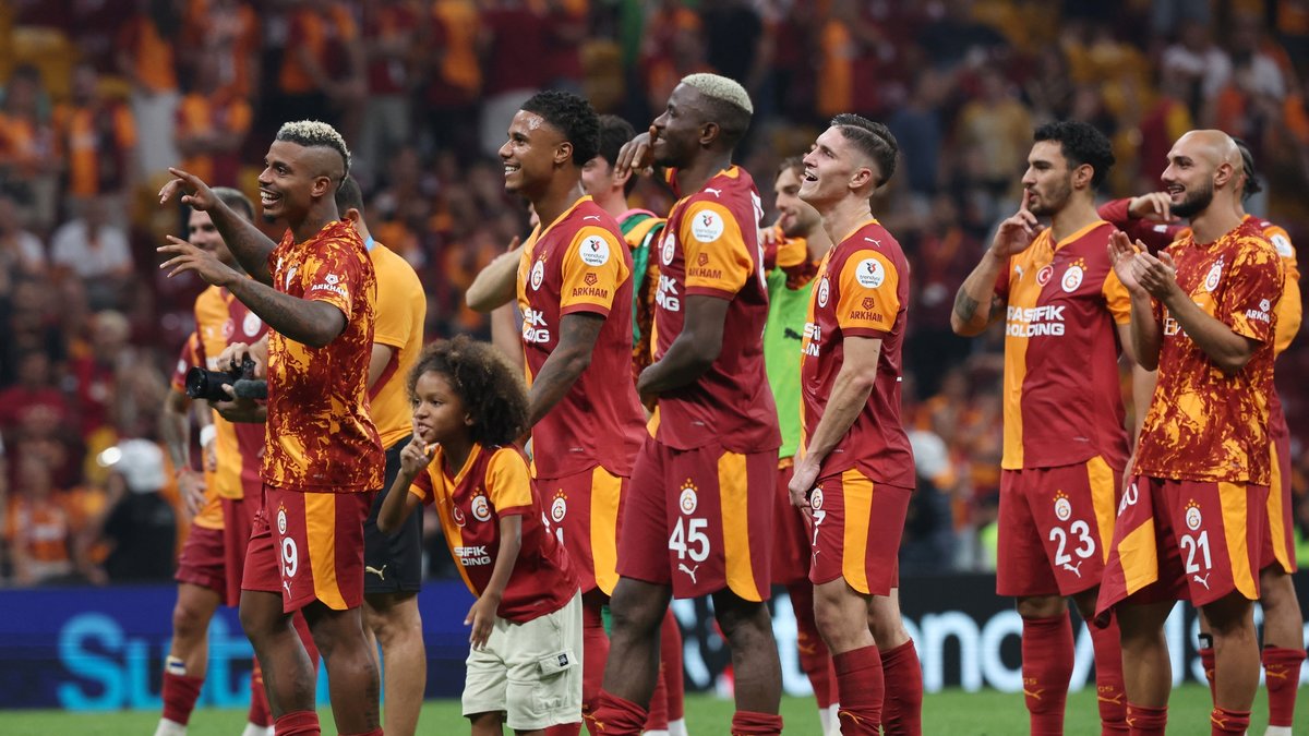 TRANSFER HABERİ: Galatasaray'da sürpriz ayrılık! Gelecek sezon takımda yok TRANSFER HABERİ: Galatasaray'da sürpriz ayrılık! Gelecek sezon takımda yok