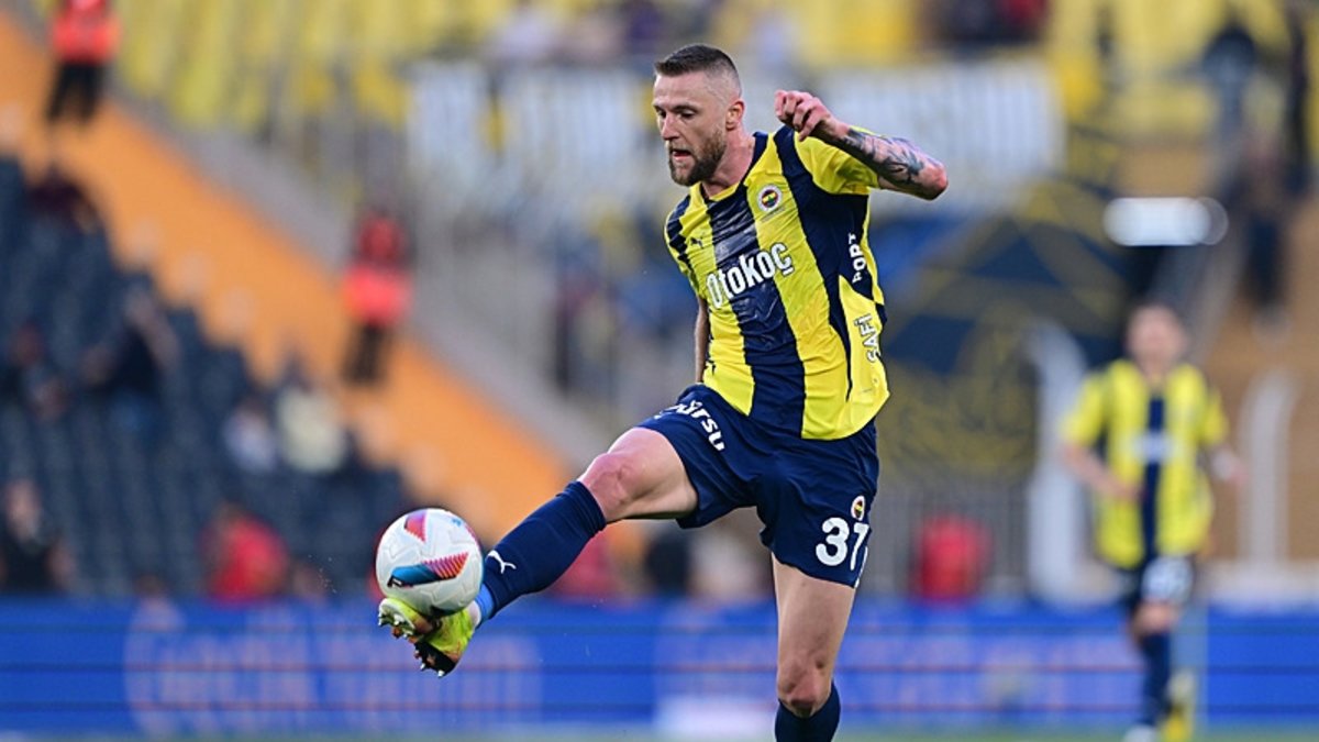 TRANSFER HABERLERİ | Fenerbahçe'de Milan Skriniar kafaları karıştırdı! Ayrılacak derken... TRANSFER HABERLERİ | Fenerbahçe'de Milan Skriniar kafaları karıştırdı! Ayrılacak derken...