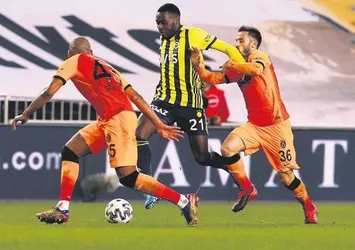 Osayi 2 net golü kaçırdı