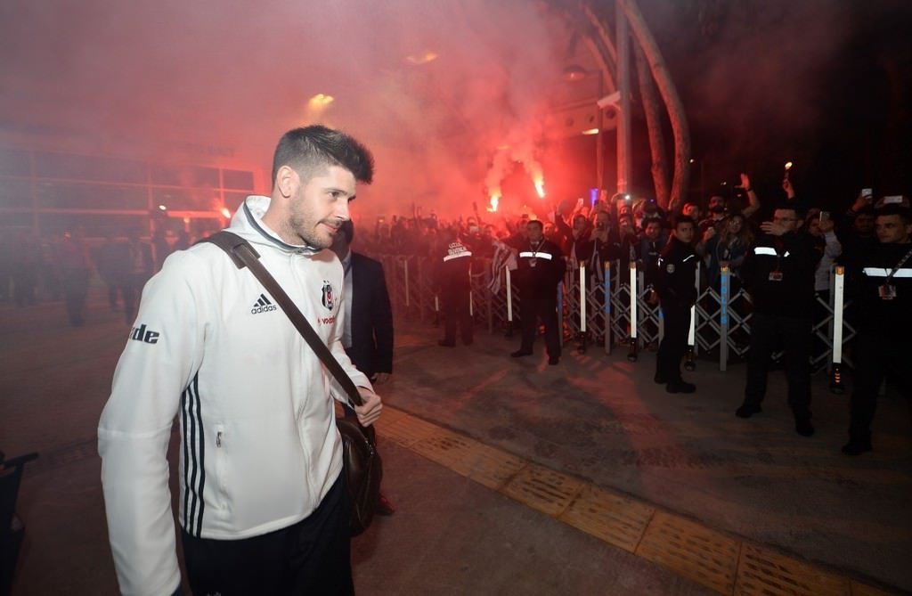 Beşiktaş’a Antalya’da coşkulu karşılama