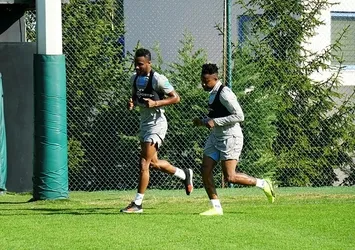 Obi Mikel, Onazi ve Ekuban özel çalıştı