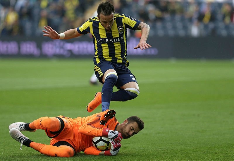 Rıdvan Dilmen’den Aykut Kocaman’a Valbuena mesajı