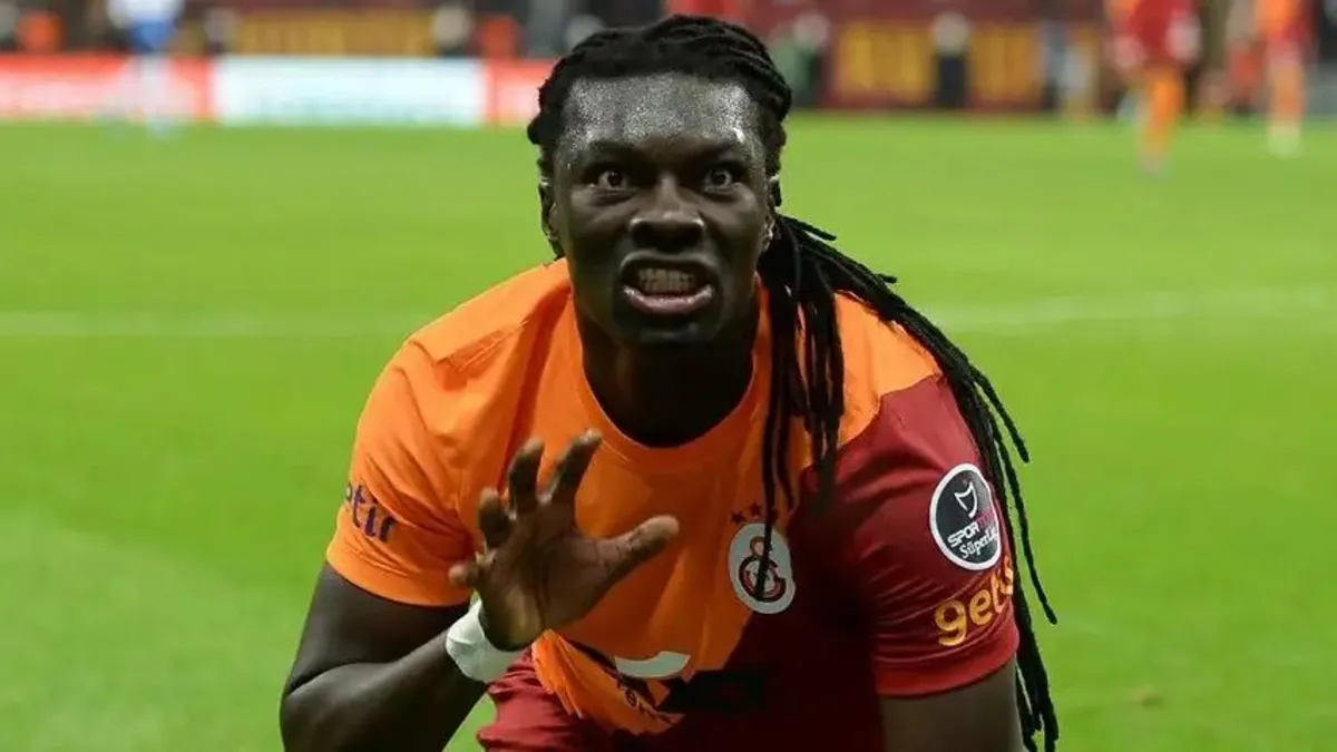 Gomis futbola veda etti