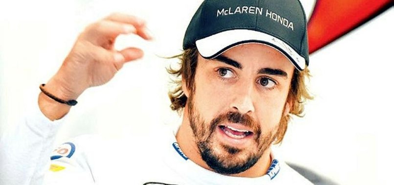 Fernando Alonso arabaya çarptı!