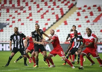 Kartal'a Antalya çelmesi! Zirvede fark açıldı