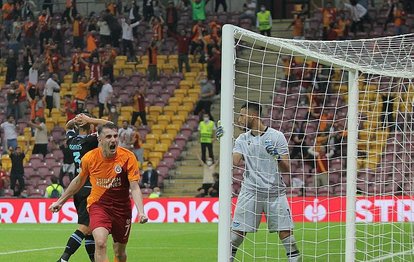 Galatasaray-Lazio maçında Strakosha’nın büyük hatasıyla gol geldi