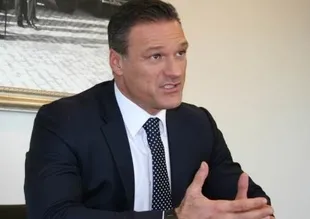 Alpay Özalan hoca oluyor! Yeni adresi...