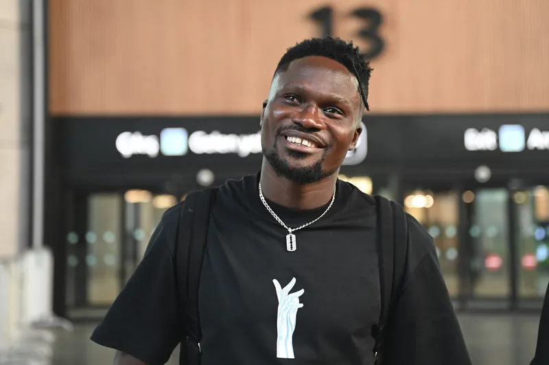 Beşiktaş’ın yeni stoperi Daniel Amartey, İstanbul’a geldi - 1
