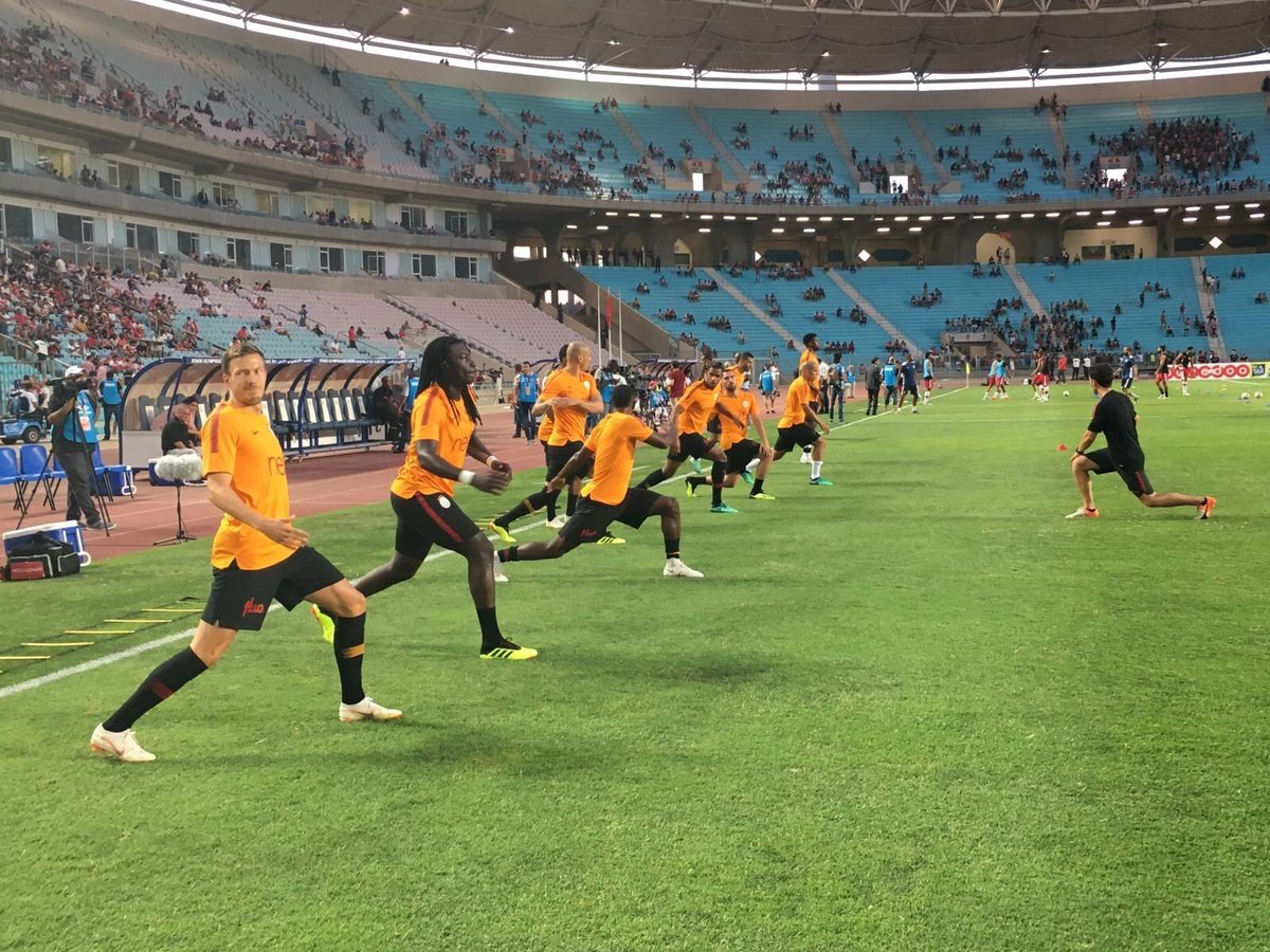 Club Africain - Galatasaray maçında olay! Bu adamlar normal değil