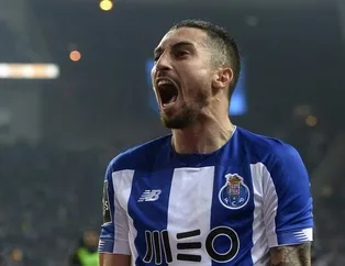 Alex Telles Manchester United yolunda!
