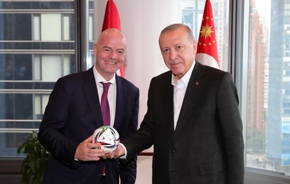 Başkan Recep Tayyip Erdoğan FIFA Başkanı Gianni Infantino’yu kabul etti