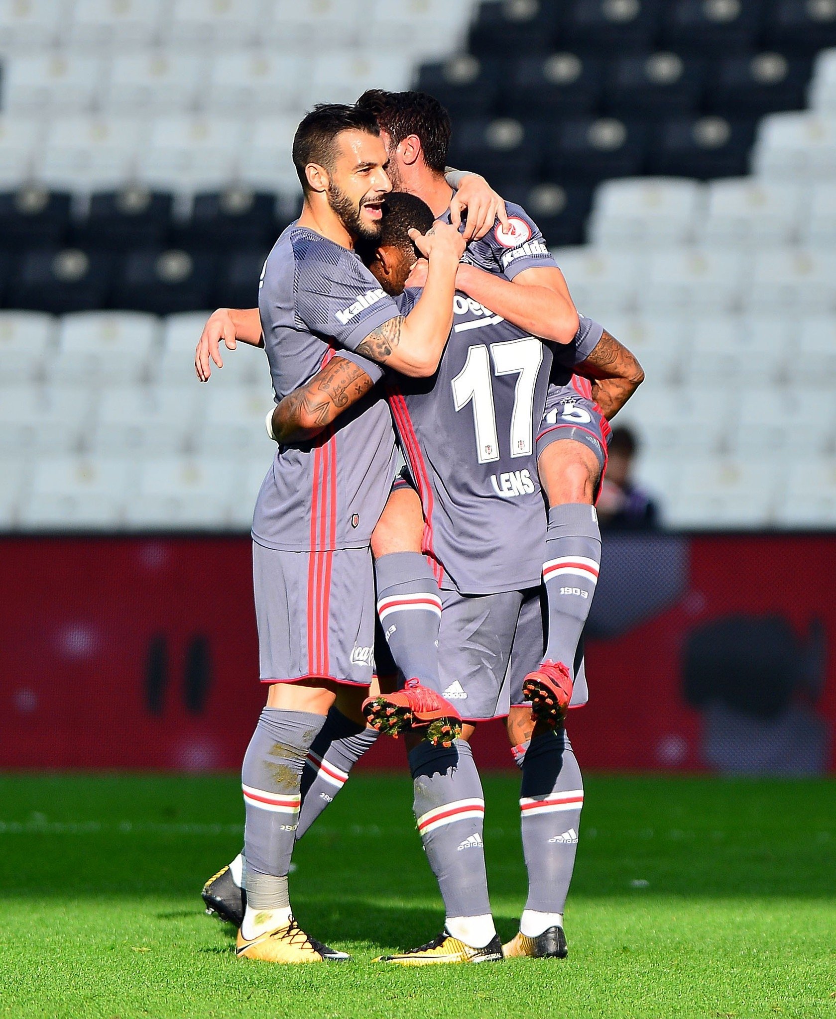 Manisaspor’a 4 gol atan Negredo’nun kimi işaret ettiği ortaya çıktı