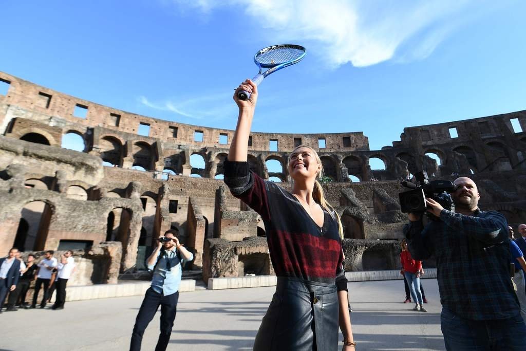Sharapova, Kolezyum’u gezdi