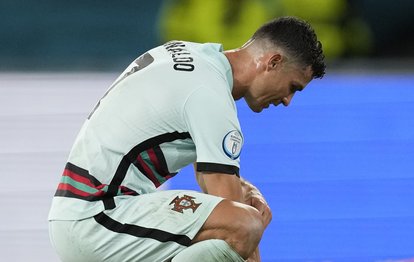 Son dakika spor haberi: Belçika - Portekiz maçında Cristiano Ronaldo’ya büyük tepki! Kaptanlık pazubandını yere attı