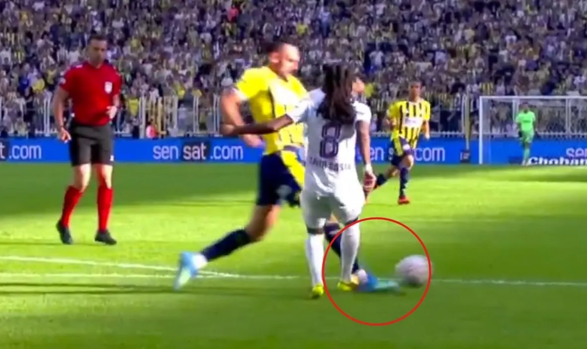 Fenerbahçe-Eyüpspor maçında erken penaltı kararı