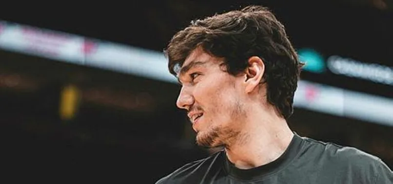Cedi Osman resmen San Antonio Spurs'te!