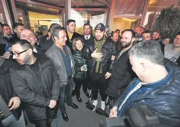 Tribünden düşen Soner taburcu edildi