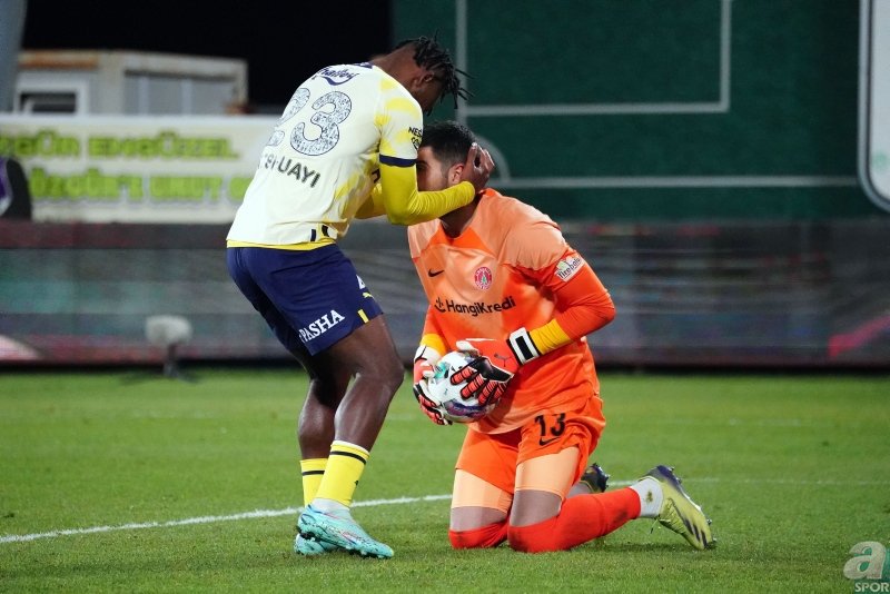Arda Güler’i gördü gözyaşlarını tutamadı! İşte Ümraniyespor - Fenerbahçe maçından kareler