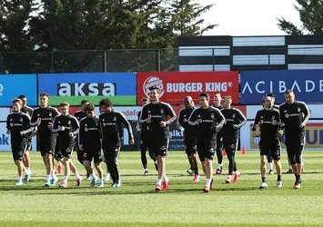 Beşiktaş'ta sağ bek bilmecesi!