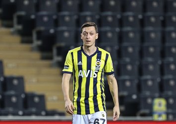 Mesut'tan dünya yıldızına çağrı! "Sen de gel..."