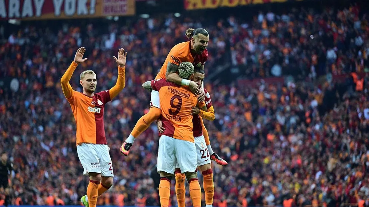 Galatasaray'dan şampiyonluk paylaşımı!