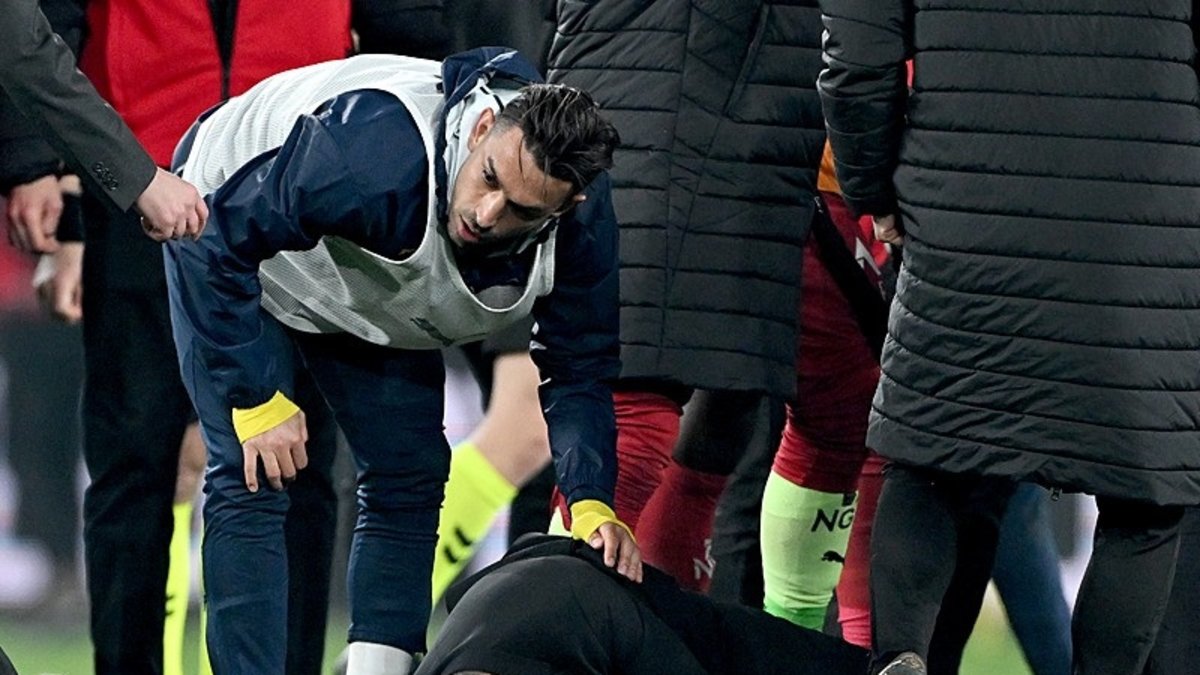 Okan Buruk ve Jose Mourinho arasında ne yaşandı? İşte o diyalog Okan Buruk ve Jose Mourinho arasında ne yaşandı? İşte o diyalog