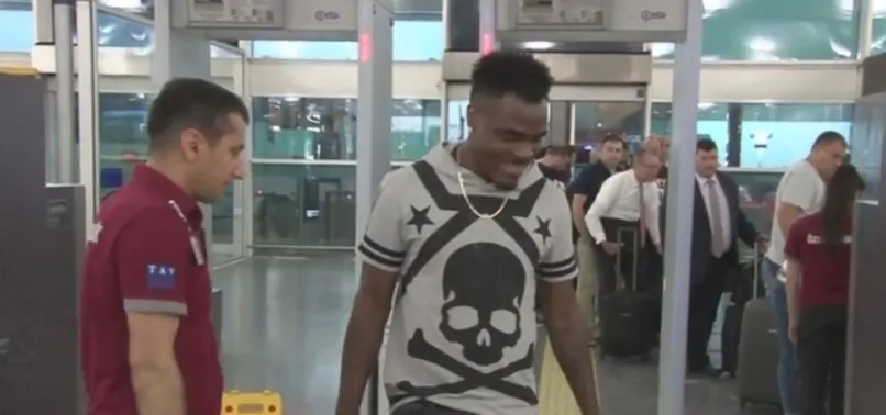 Emenike, Atina'ya gitti