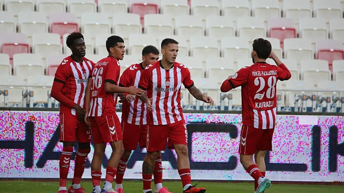 Sivasspor evinde farka koştu