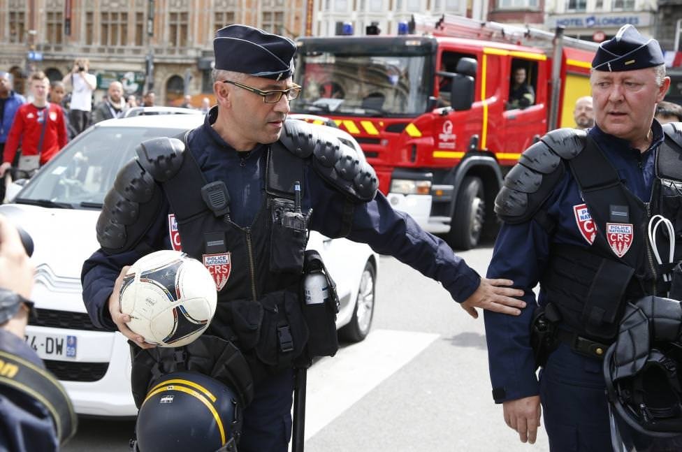 EURO 2016’ya leke düşüren holiganlar!