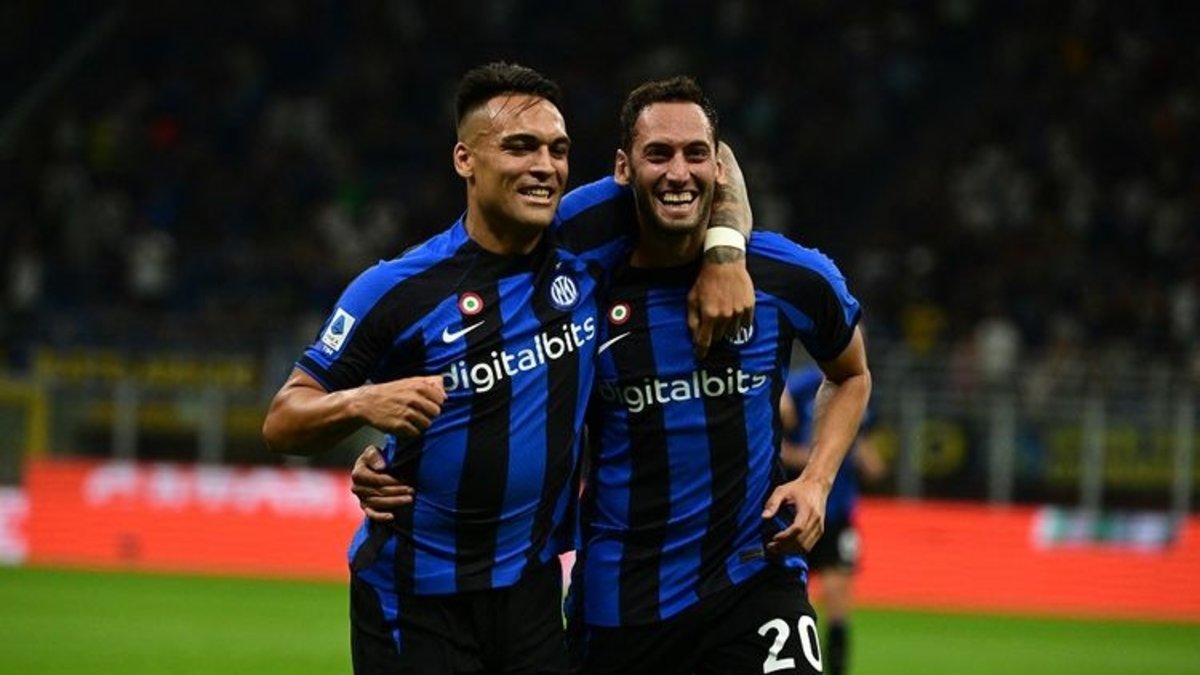 Dumfries'tan Hakan Çalhanoğlu ve Lautaro Martinez sözleri! Dumfries'tan Hakan Çalhanoğlu ve Lautaro Martinez sözleri!