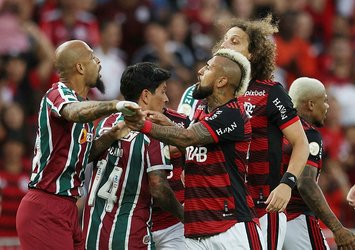 Derbi maçta şok görüntüler! Melo ve David Luiz...