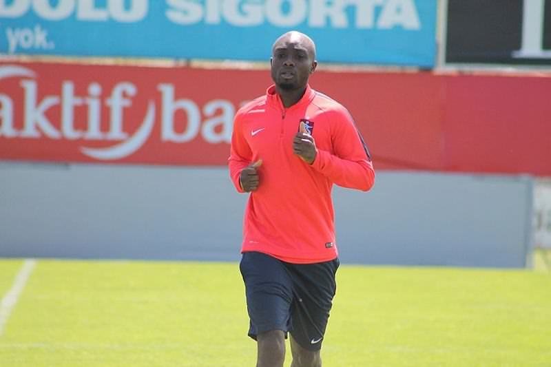 Ersun Yanal neşteri vurdu