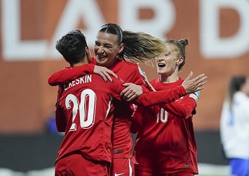 A Milliler Yunanistan'ı devirdi!