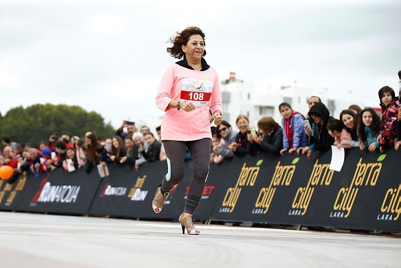 Antalya’da Yüksek Topuk Koşusu