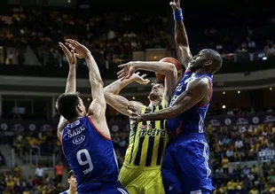 Finalde 22 sayı fark